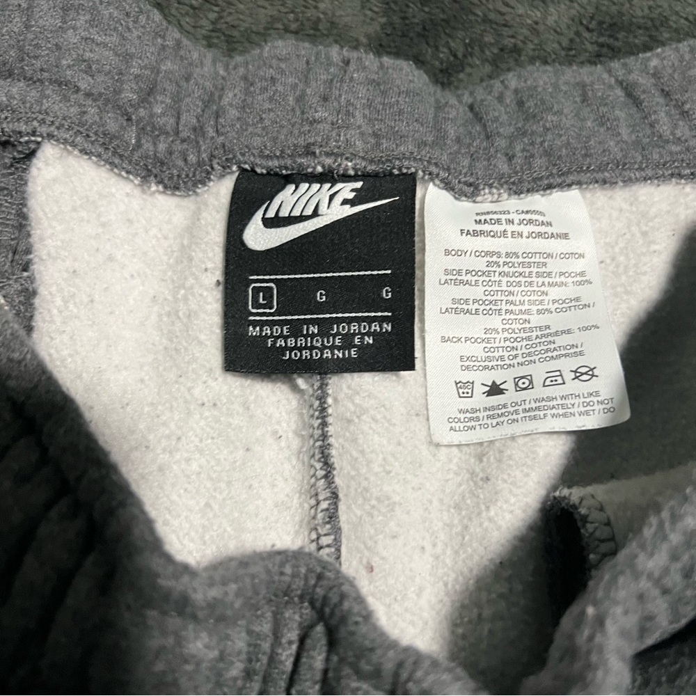 Nike Men's Sportswear Club Graphic Shorts-Gray/Black Swoosh Size Large Pockets - Picture 5 of 7